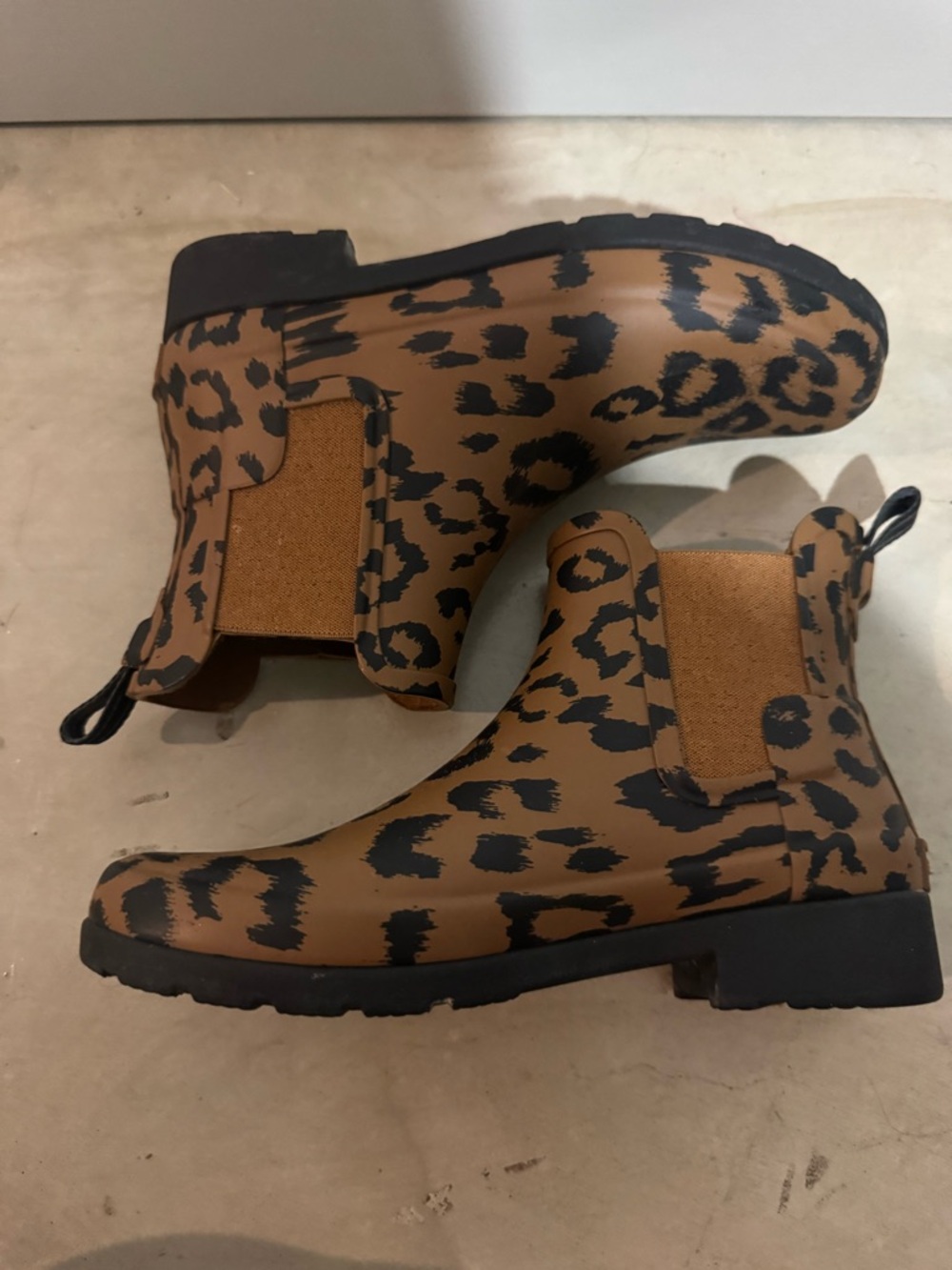 Hunter Leopard Print Refined Chelsea Rain Boots Sz 6 Brown & Black
